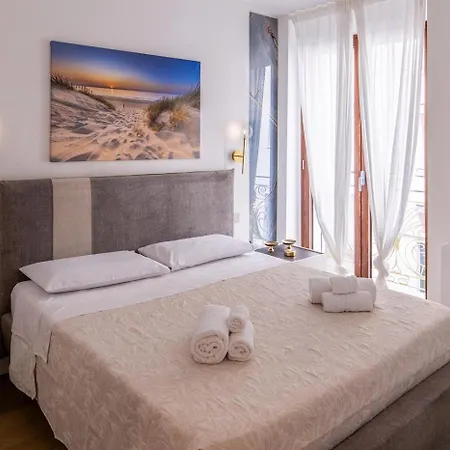 Caralis Golden House Luxury And Charm In Apartment